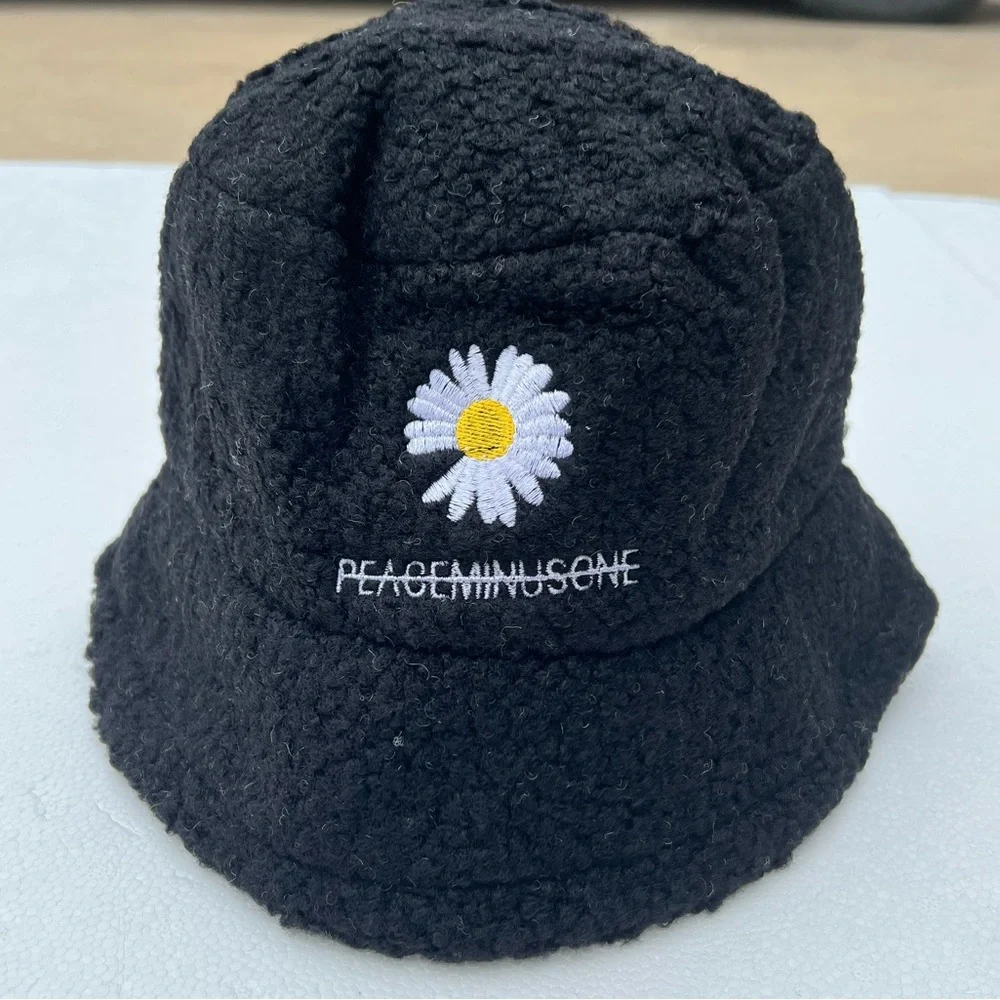 Daisy Flower Fuzzy Felt Like Black Bucket Hat NEW Deadstock
